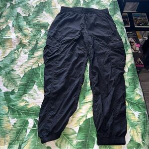 Lululemon light weight hiking pants women Medium
